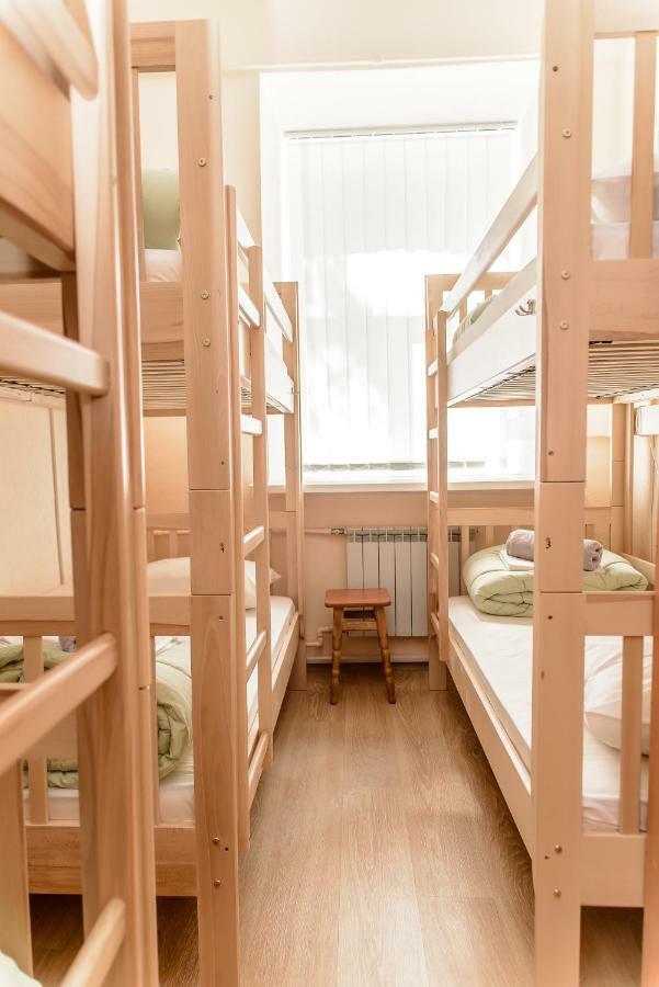 Globus Lipki Hostel Kiev Exterior foto