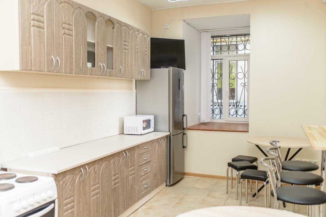 Globus Lipki Hostel Kiev Exterior foto
