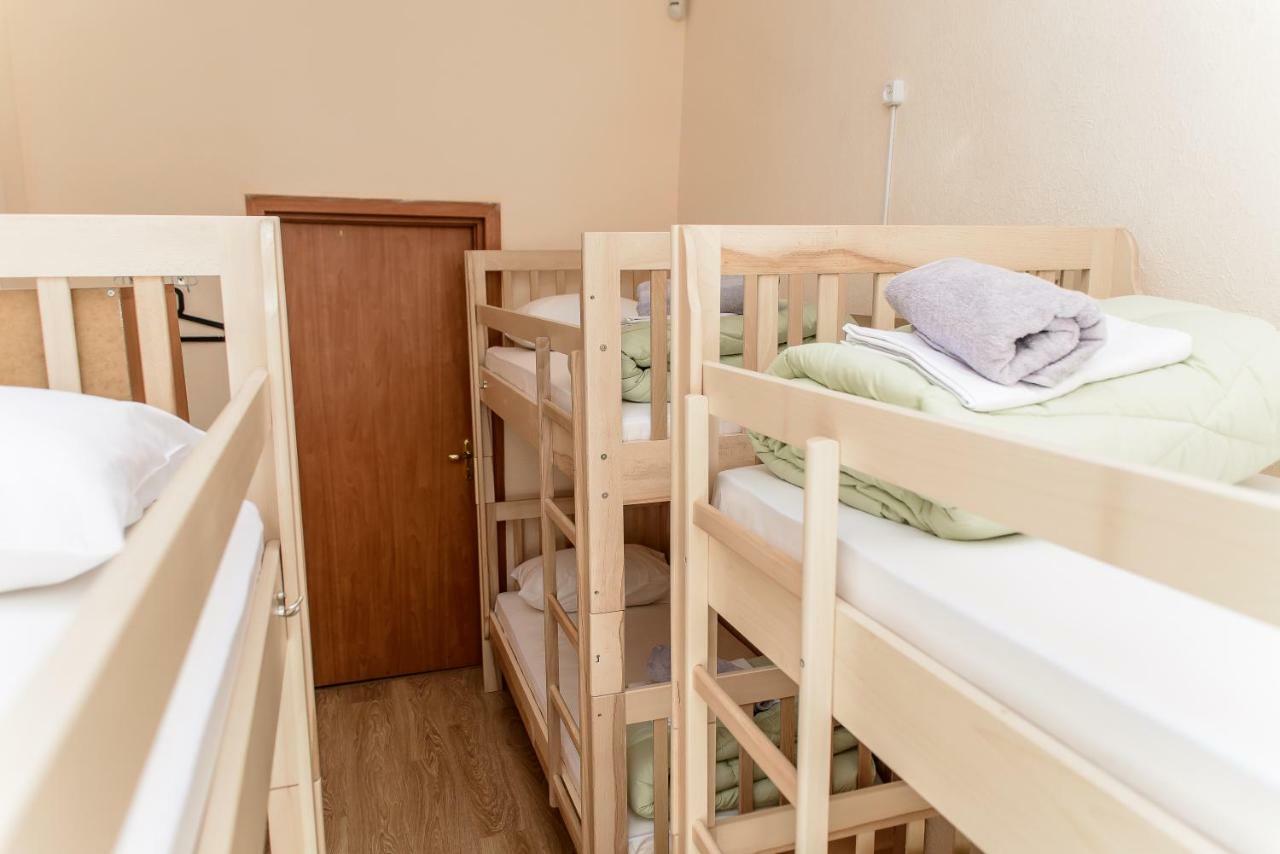Globus Lipki Hostel Kiev Exterior foto