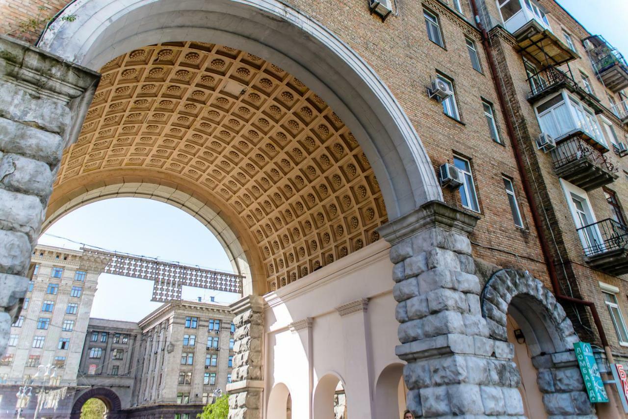 Globus Lipki Hostel Kiev Exterior foto